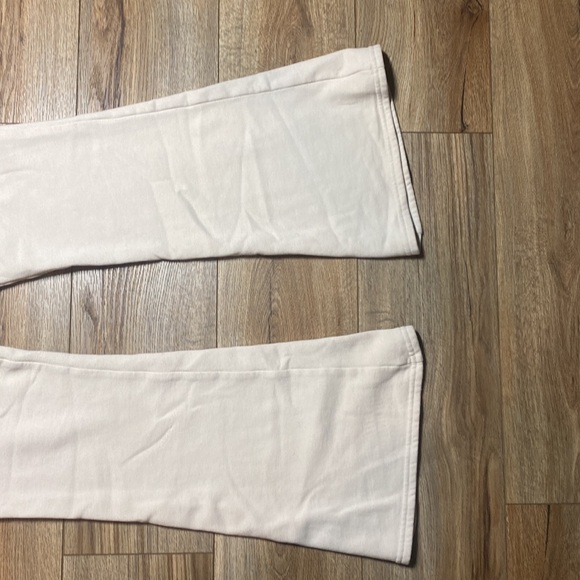 light beige Hollister wide-leg sweatpants - Picture 3 of 11